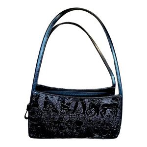 Leather purse with unique design